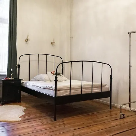 Artistic Altbau *
